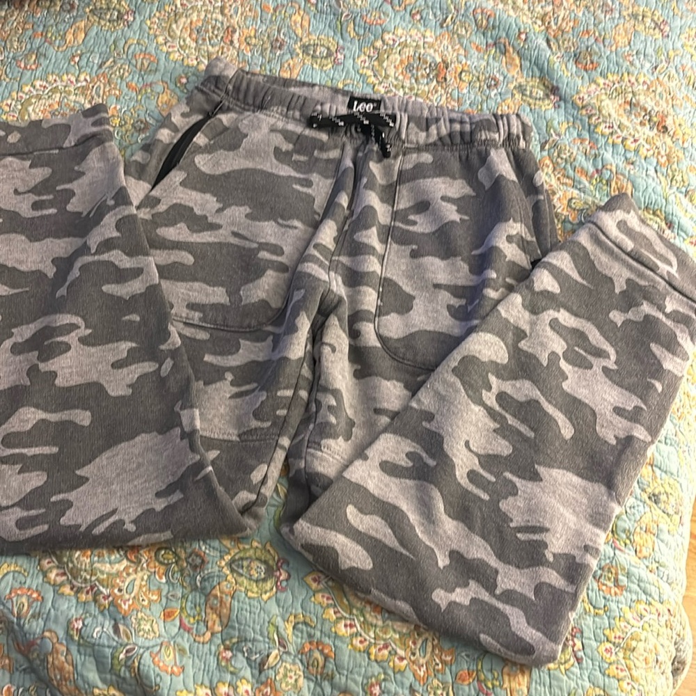 Like new gray camo joggers